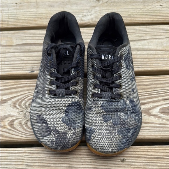 NOBULL Size 9.5 Black and Gray Athletic Shoes with Digital Camo - Picture 3 of 11